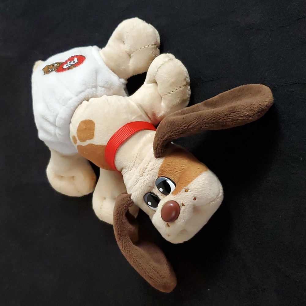 Hasbro Pound Puppy Plush 2019, tan brown spots, diaper included